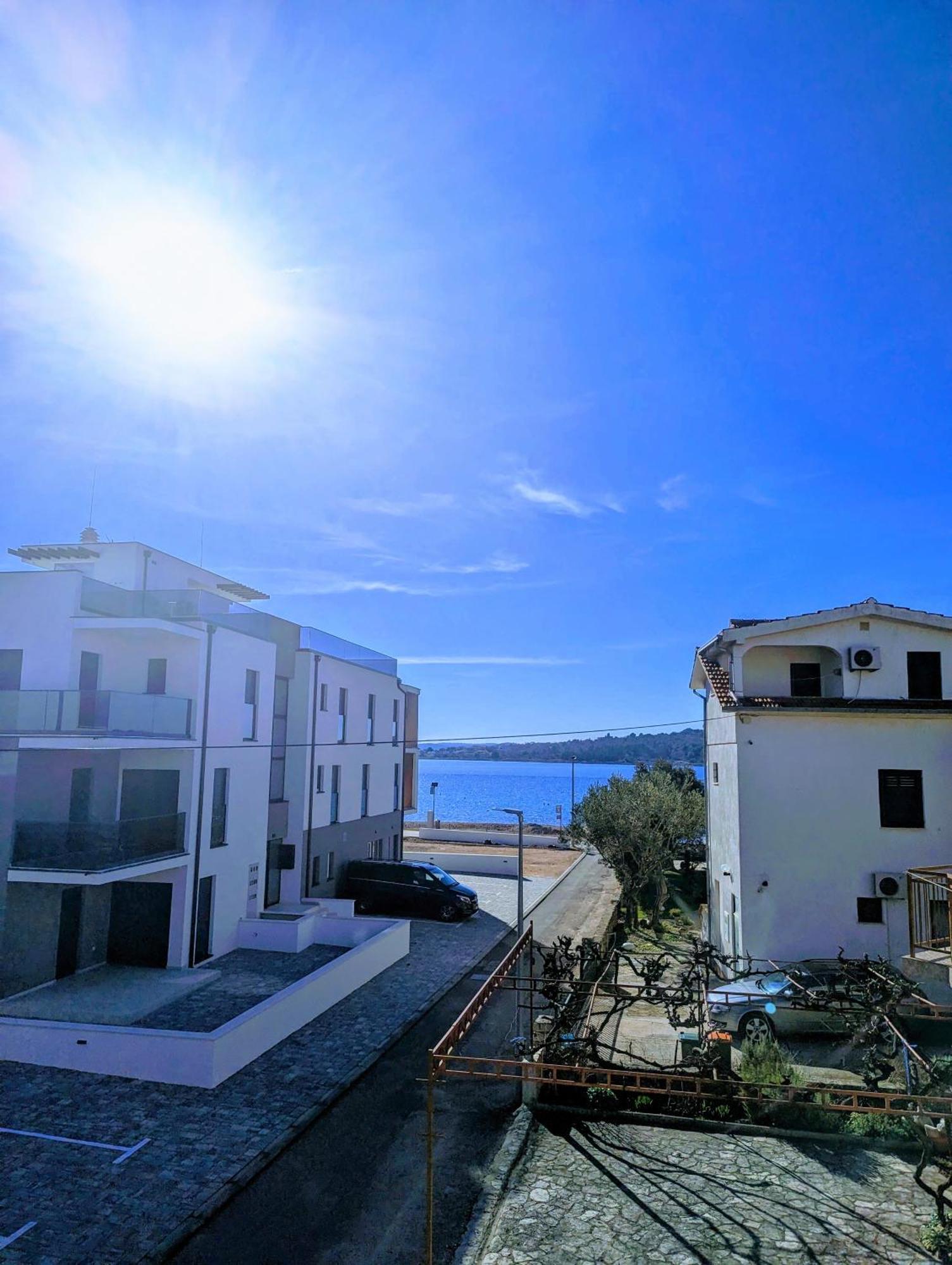 סרימה Zeezicht Appartement 50M From Beach מראה חיצוני תמונה